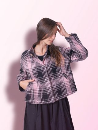 Stylový kabátek CHOZE Růžovo-černý vzor, který se nebojí být vidět! 💕 Kabátek CHOZE vás zahřeje i rozveselí – perfektní...